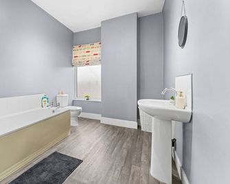 Stoke Work Stay - Contractors and Families - Sleeps 6 - Stoke-on-Trent