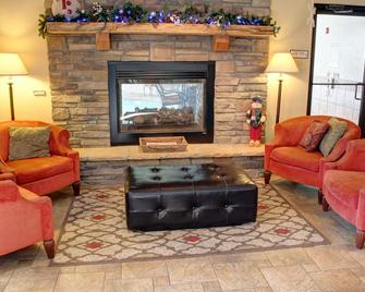 Blue Mountain Inn and Suites - Rangely - Living room