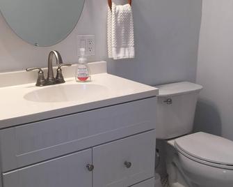 Downtown Art Studio Apartment - Lockhart - Bathroom