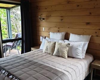 The Retreat Holiday House - Paihia - Bedroom