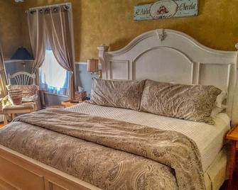The Lilac Inn - Brandon - Bedroom