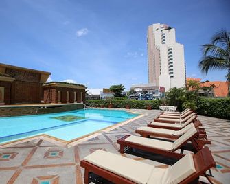 Kosa - Khon Kaen - Piscina