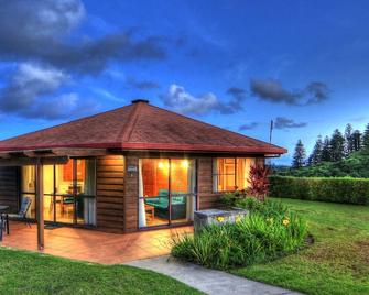Whispering Pines Cottages - Norfolk Island - Building