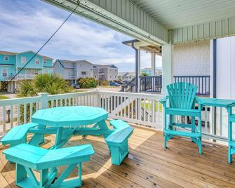'ohana Place' Holden Beach Getaway With Deck! - Holden Beach - Balcony