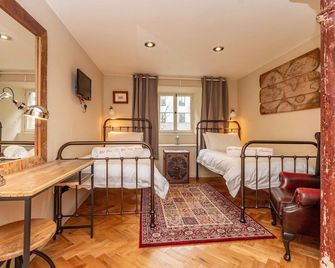 Old Town Brewery Apartment - Edinburgh - Bedroom