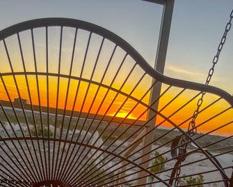 Jackass Flats Greasewood Grocery Cabin - Terlingua - Balcony