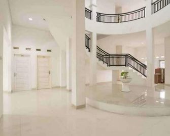 Hotel O Rajabasa Universitas Lampung - 6 Hour Stay - Bandar Lampung - Salónek