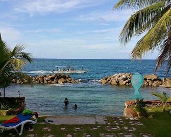 Ocho Rios Beach Resort at ChrisAnn - Tower Isle - Building