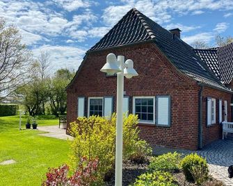 Eichenhof (Vollerwiek) - Garding - Building