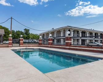 Quality inn - Cameron - Piscina