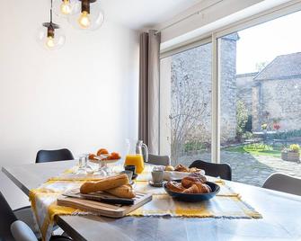 Gîte Astara Ury - Ury - Essbereich