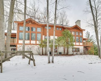 Slopeside Boyne Mtn Resort Condo with Deck! - Boyne Falls - Building