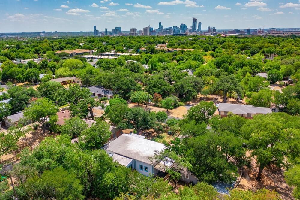 Boho Ranch in Hip East Austin with cowboy pool & hot tub - Austin - Vista del exterior