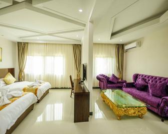 Jing Pin Century Hotel - Koror Town - Habitación