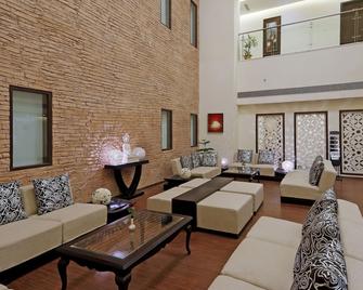 Hotel Ds Clarks Inn Gurgaon - Gurugram - Sala de estar