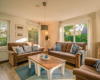 Charming Villa Near the sea and Forest - De Koog - Huiskamer