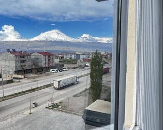 Atlihan Plus Hotel - Doğubayazıt - Balcón