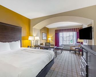 La Quinta Inn & Suites by Wyndham Mobile Satsuma / Saraland - Satsuma - Bedroom