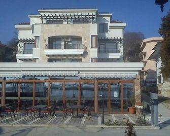 Selena Hotel - Balchik - Budova