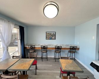 Continental Inn - Pellston - Comedor