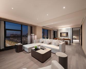DoubleTree by Hilton Xian Fengdong - Сіань - Вітальня