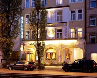 Hotel Hahn - München - Rakennus