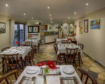 Lalapanzi Guest Lodge - פורט אליזבת' - מסעדה