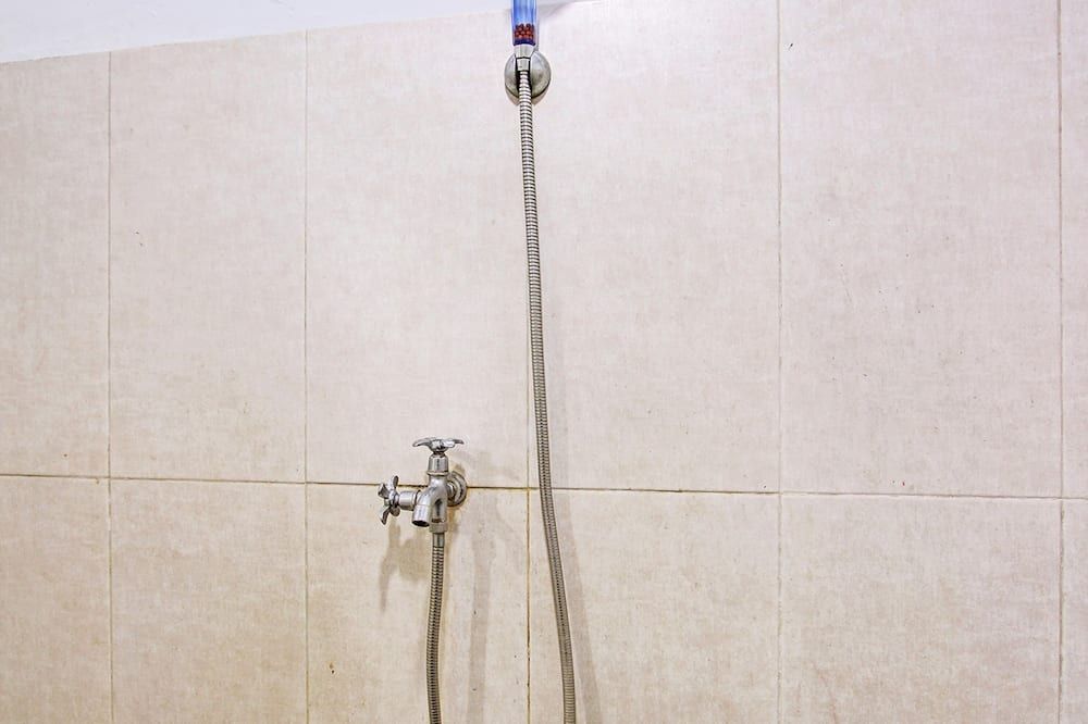 Hotel O Pacar Guesthouse - Pekalongan - Badkamer