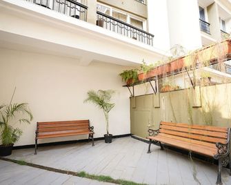 Bellagio Rezidencia 1 Bhk Service Apartm - Calangute - Balcony