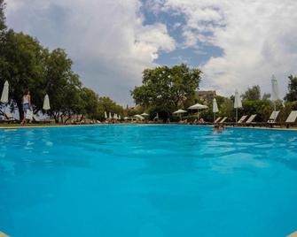 Olive Press Hotel - Míthymna - Pool