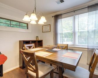 Falls Church Home With Fenced Backyard! - Falls Church - Dining room
