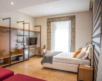 Kbirr Charming House - Naples - Bedroom