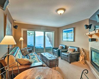 Charming Big Sky Ski Nook Less Than 1 Mile to Ski Resort! - Big Sky - Living room