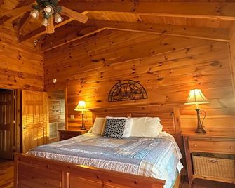 Ski & Golf Paradise in Wolf Laurel-Home to Hatley Pt Ski Resort - Mars Hill - Bedroom