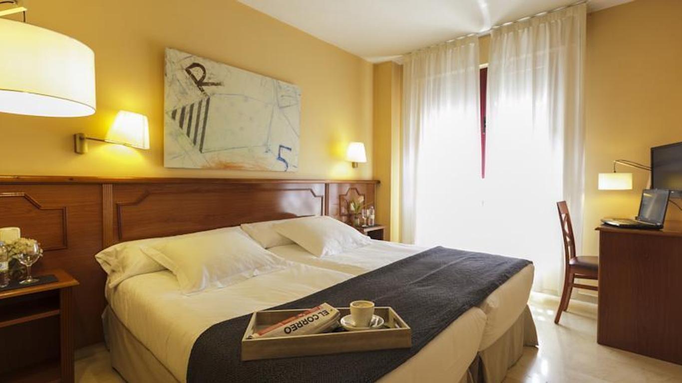 Suites Pamplona Plaza