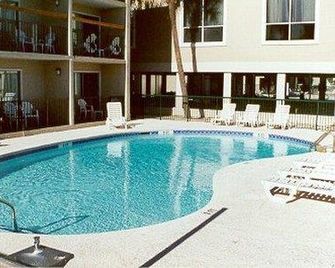 Sea Dunes Oceanfront - Myrtle Beach - Piscina