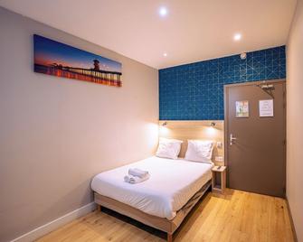 Hotel Aix Europe - Paris - Bedroom