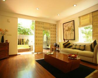 jüSTa Off MG Road - Bangalore - Sala de estar