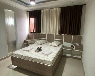 Hotel Cumbica Guarulhos - Guarulhos - Slaapkamer