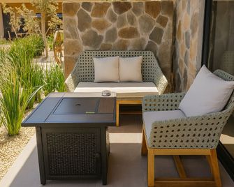 Hotel Flores de Sal-Valle de Guadalupe - Ejido El Porvenir - Patio