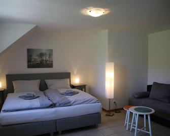 Overnight stay in the winery Neveu - Schlossblick - Durbach - Schlafzimmer