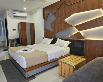 Hotel Apple Inn - Rājpīpla