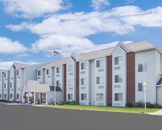 Microtel Inn & Suites by Wyndham Fond Du Lac - Fond du Lac - Gebouw