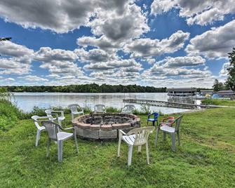 Welcome To Sunrise Bay: Family Lake Home - Isanti - Patio