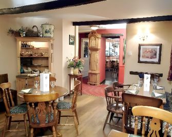 The Chequers Inn - Hope Valley - Restaurant