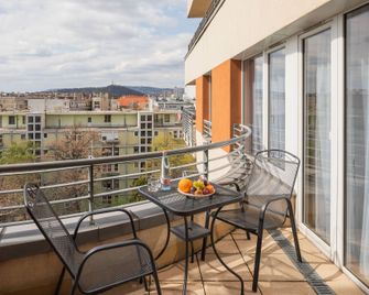 Escala Hotel & Suites - בודפשט - מרפסת