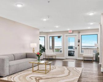 Gold Coast Inn - At the Bay in Traverse City - Traverse City