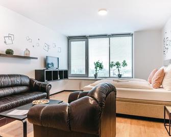 Flora Cozy Apartment - Bratislava - Living room