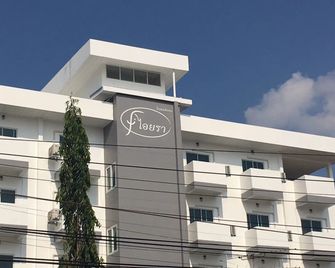 Iyara Hotel Nongkhai - Nong Khai