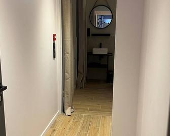 Double room with bathroom - Villers-Cotterêts - Pasillo